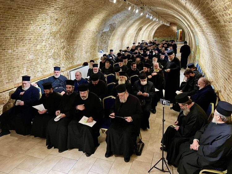 Οι Ιερείς της I.M. Κερκύρας ζητούν από τους βουλευτές όχι να απέχουν αλλά να μην ψηφίσουν το νομοσχέδιο για τους ομοφυλόφιλους