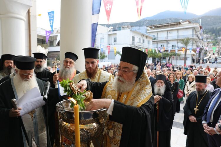 Θυρανοίξια μετά την ανακαίνιση στον Μητροπολιτικό Ιερό Ναό της Ιεράς Μητροπόλεως Φωκίδος