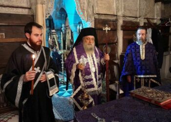 Προηγιασμένη Θεία Λειτουργία στην Απείρανθο της Νάξου