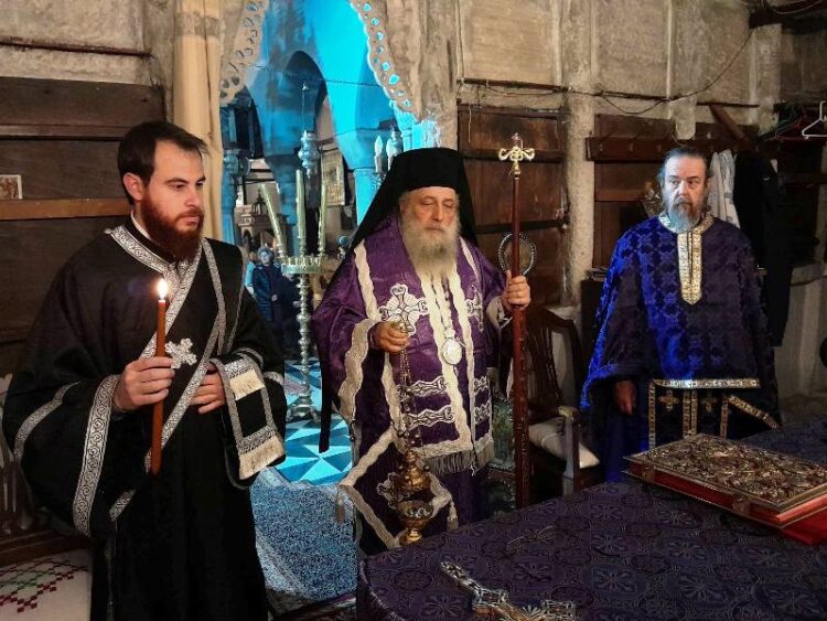 Προηγιασμένη Θεία Λειτουργία στην Απείρανθο της Νάξου