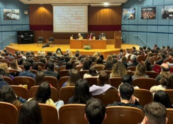 Επίδοση Τόμων για την Τουρκοκρατία και την Επανάσταση του 1821 στα Σχολεία της Μαγνησίας