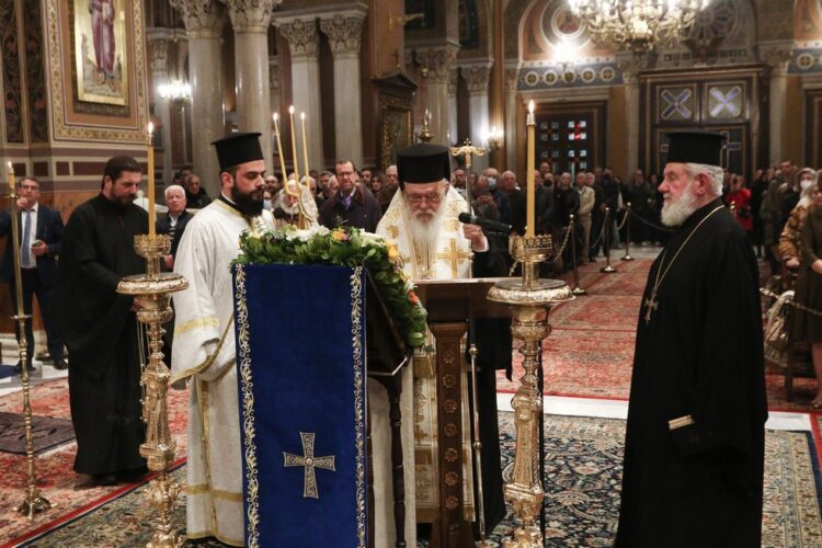 Αρχιεπίσκοπος: Οι ύμνοι προς την Παναγία είναι οι ρίζες που μας ενισχύουν