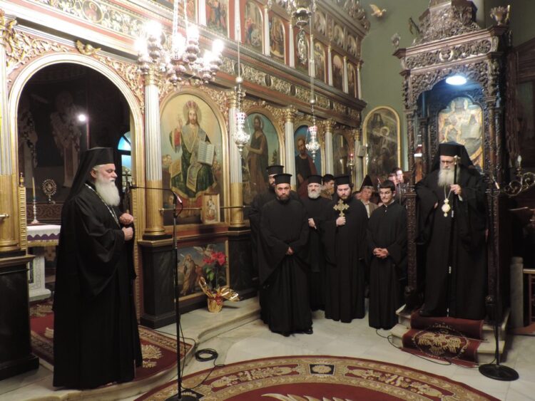 ΕΣΠΕΡΙΝΟΣ ΤΗΣ ΣΥΓΧΩΡΗΣΕΩΣ ΣΤΟΝ ΙΕΡΟ ΝΑΟ ΠΑΜΜΕΓΙΣΤΩΝ ΤΑΞΙΑΡΧΩΝ ΑΙΓΙΟΥ