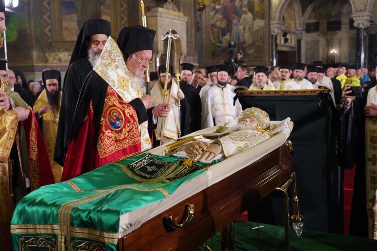 Ο Οικ. Πατριάρχης προέστη της εξοδίου Ακολουθίας του μακαριστού Προκαθημένου της Εκκλησίας της Βουλγαρίας
