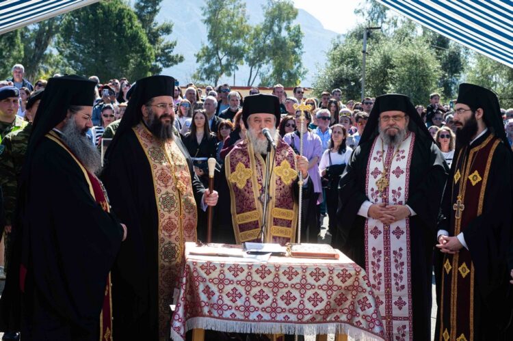 Ο Κηφισίας Κύριλλος όρκισε τους νεοσύλλεκτους της Καλαμάτας