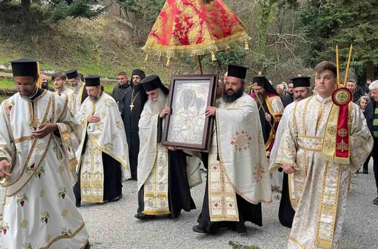Η ιστορική εικόνα της Παναγίας Οδηγήτριας επέστρεψε στην Ιερά Μονή Εισοδίων Θεοτόκου Πέτρας Ολύμπου