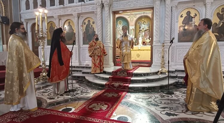 ” Κύριε λυπήσου καί σῶσον τήν Πατρίδα μας”