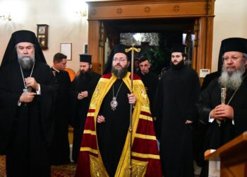 Σερρών Θεολόγος: «Η Mητέρα Εκκλησία αποδίδει την τιμήν και  τον έπαινον σε όσους αξίως φέρουν την τιμήν»