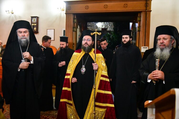 Σερρών Θεολόγος: «Η Mητέρα Εκκλησία αποδίδει την τιμήν και  τον έπαινον σε όσους αξίως φέρουν την τιμήν»