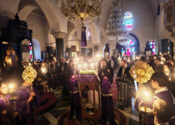 Η Ακολουθία του Νυμφίου στον Μητροπολιτικό Ναό της Νάξου