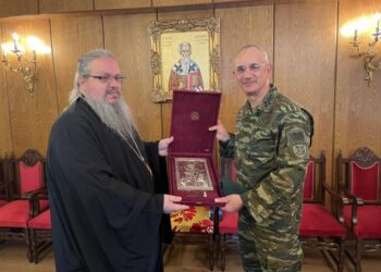Ο Αρχηγός ΓΕΕΘΑ στον Μητροπολίτη Λαρίσης