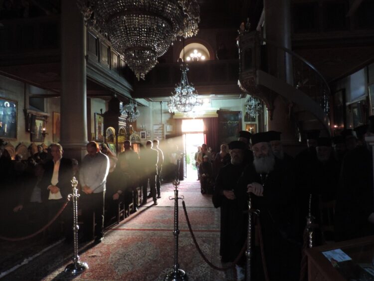 Ο Κατανυκτικός Εσπερινός της Κυριακής της Σταυροπροσκυνήσεως στον Ιερό Ναό του Αγίου Ανδρέου Αιγίου