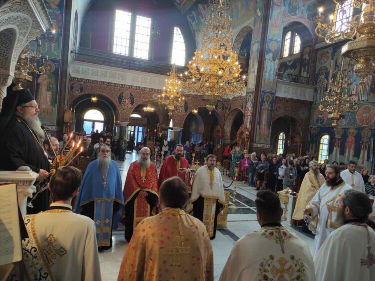 Ο τελευταίος Κατανυκτικός Εσπερινός στον Άγιο Αχίλλιο Λαρίσης