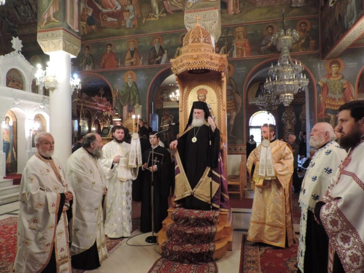 O Επίσκοπος Ρωγών στο Αίγιο για τον Κατανυκτικό Εσπερινό