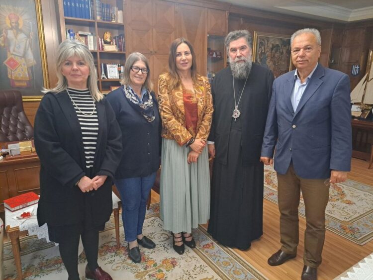 Επίσκεψη της υποψηφίας Ευρωβουλευτού κ. Φλέσσα και του Διοικητού του 10ου Συντάγματος ΠΖ στον Μητροπολίτη Σερρών