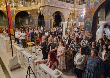 Βραδινή θεία Λειτουργία στο Μητροπολιτικό Ναό Δράμας για τους μαθητές