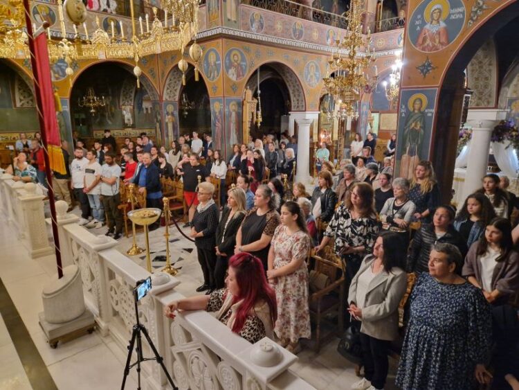 Βραδινή θεία Λειτουργία στο Μητροπολιτικό Ναό Δράμας για τους μαθητές