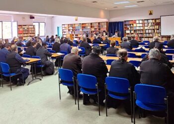 Ιερατική σύναξη για την κατήχηση των ενηλίκων στον Βόλο