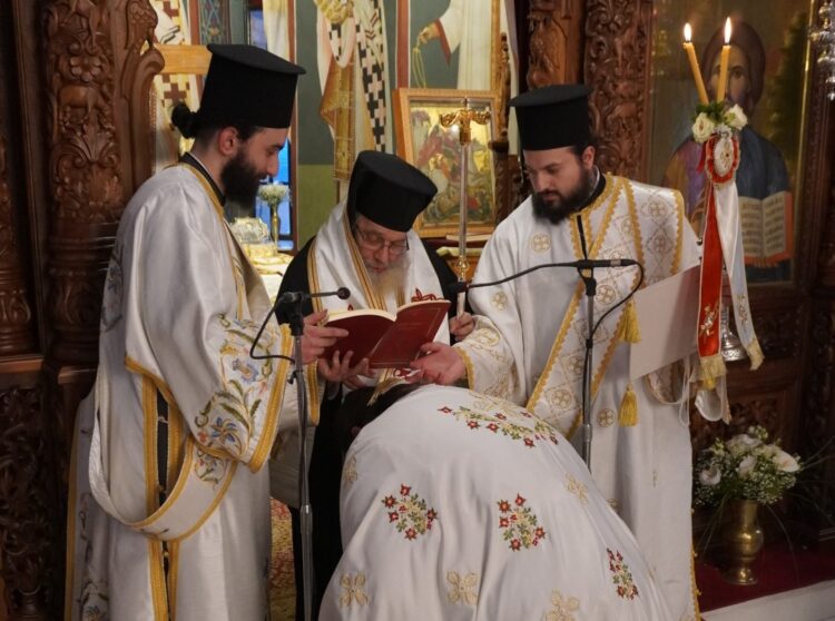 ΠΑΝΗΓΥΡΙΣ ΑΓ. ΓΕΩΡΓΙΟΥ ΜΕ ΧΕΙΡΟΘΕΣΙΑ ΑΡΧΙΜΑΝΔΡΙΤΟΥ ΣΤΑ ΓΙΑΝΝΙΤΣΑ