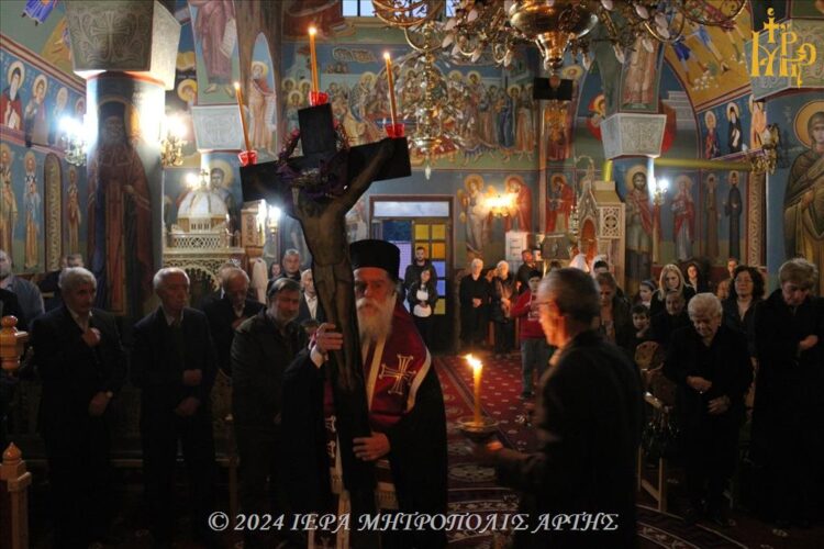 Η Ακολουθία των Αγίων Παθών στην ενορία Μεσούντας Άρτης