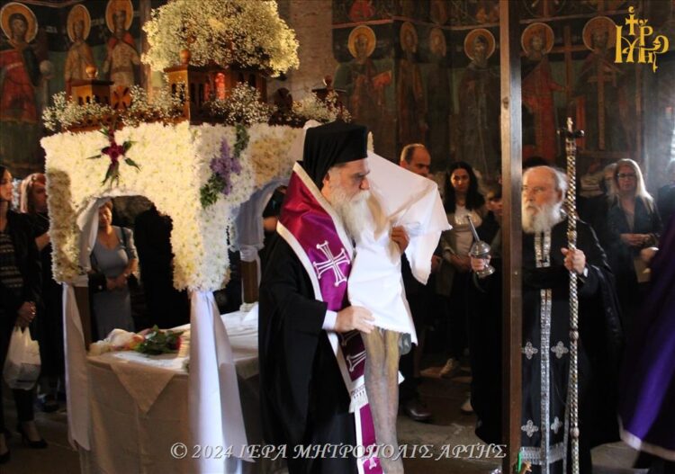 Εσπερινός Αποκαθηλώσεως στην Παρηγορήτισσα Άρτης