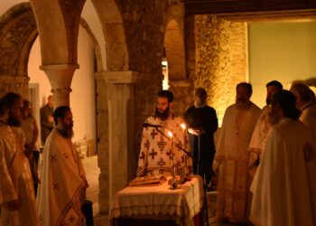 Νυχτερινή προσευχή για την εξεταζομένη νεολαία  από το ίδρυμα Νεότητας ΙΑΑ