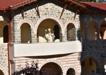 Φθιώτιδος Συμεών: «Ας γευτούμε και εμείς το ευλογημένο μάννα της Αναστάσεως»