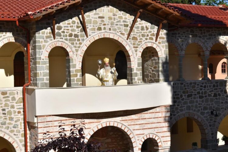 Φθιώτιδος Συμεών: «Ας γευτούμε και εμείς το ευλογημένο μάννα της Αναστάσεως»