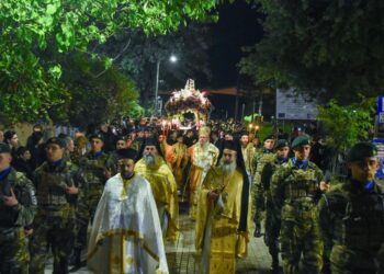 Με λαμπρότητα η συνάντηση των Επιταφίων στη Λάρισα