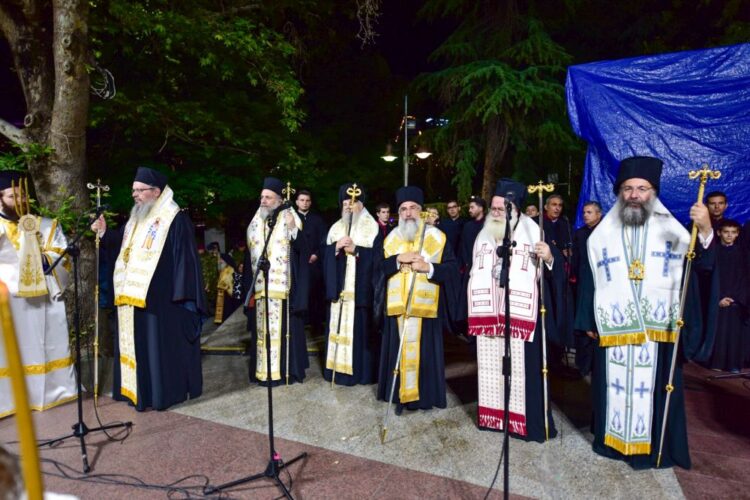 Πολυαρχιερατικός Εσπερινός στη Λάρισα για τον Άγιο Αχίλλιο