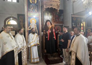 Ο πανηγυρικός Εσπερινός των Αγίων Κωνσταντίνου και Ελένης στον Βρυότοπο