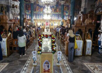 Η Ι.Μ. Φθιώτιδος προσευχόμενη για την αγωνία των πανελλαδικών εξετάσεων