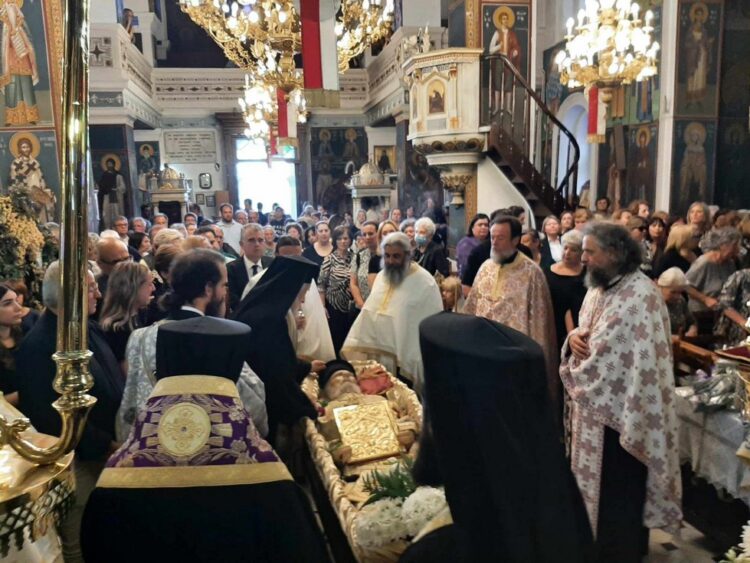 Εξόδιος Ακολουθία π. Κωνσταντίνου Φράγκου στον Ι.Ν. Αγίου Νικολάου Καρύστου