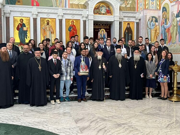 ΠΡΟΣΚΥΝΗΜΑ ΝΕΩΝ ΣΤΗΝ ΟΡΘΟΔΟΞΗ ΕΚΚΛΗΣΙΑ ΤΗΣ ΠΟΛΩΝΙΑΣ