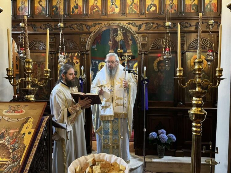 Η Θεία Λειτουργία της Μ. Πέμπτης στην Ιερά Μονή Μεταμορφώσεως του Σωτήρος Ραψάνης