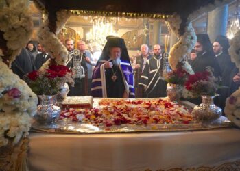 Σε ατμόσφαιρα συγκίνησης η Ακολουθία του Εσπερινού της Αποκαθηλώσεως στο Φανάρι