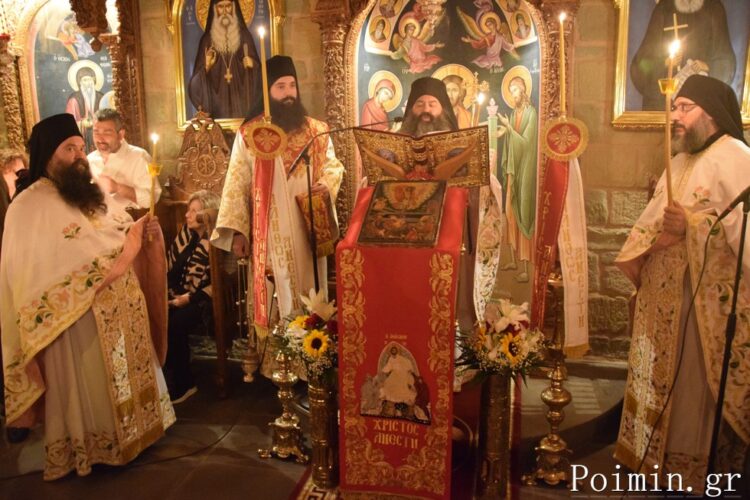 Η  λαμπροφόρος Ανάσταση του Κυρίου στα Άγια Μετέωρα