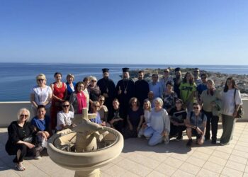 ΟΜΙΛΟΣ ΠΡΟΣΚΥΝΗΤΩΝ ΑΠΟ ΤΟ ΟΙΚΟΥΜΕΝΙΚΟ ΠΑΤΡΙΑΡΧΕΙΟ ΣΤΗΝ ΙΕΡΑ ΜΗΤΡΟΠΟΛΗ ΡΕΘΥΜΝΗΣ ΚΑΙ ΑΥΛΟΠΟΤΑΜΟΥ