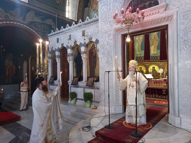 ΑΡΧΙΕΡΑΤΙΚΗ Θ. ΛΕΙΤΟΥΡΓΙΑ ΓΙΑ ΤΗΝ ΑΠΟΔΟΣΗ ΤΗΣ ΕΟΡΤΗΣ ΤΟΥ ΠΑΣΧΑ ΣΤΗΝ ΚΟΡΙΝΘΟ