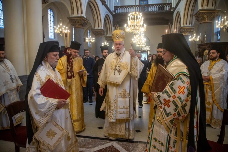 Τρισαρχιερατική Θεία Λειτουργία και Χειροτονία Πρεσβυτέρου στις Βρυξέλλες