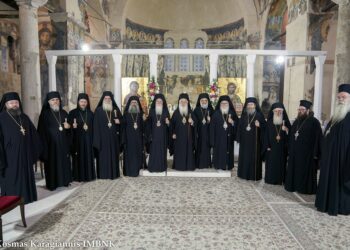 Πολυαρχιερατικός Εσπερινός των Πρωτοκορυφαίων Αποστόλων στη Βέροια