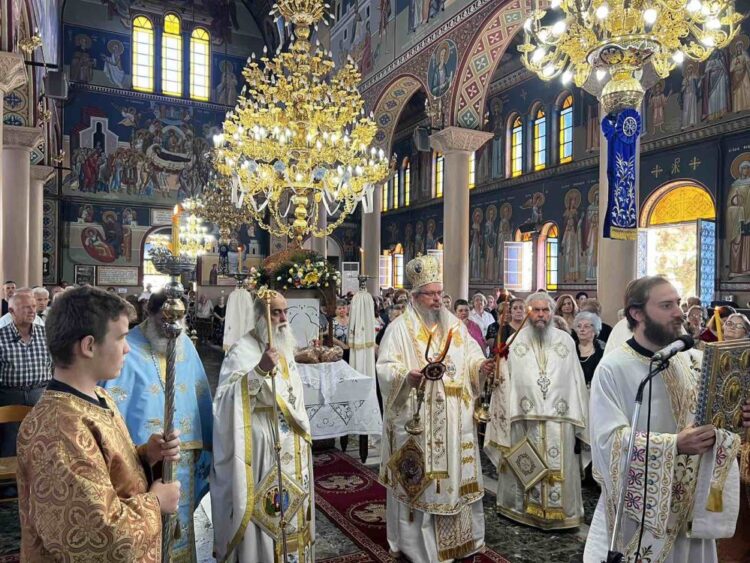 Η εορτή της Αγίας Τριάδας στη Λάρισα