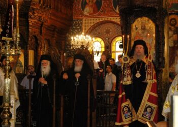 Μέγας Πανηγυρικός Ἑσπερινός στόν Μητροπολιτικό Ναό τῆς Ἁγίας Φωτεινῆς Νέας Σμύρνης