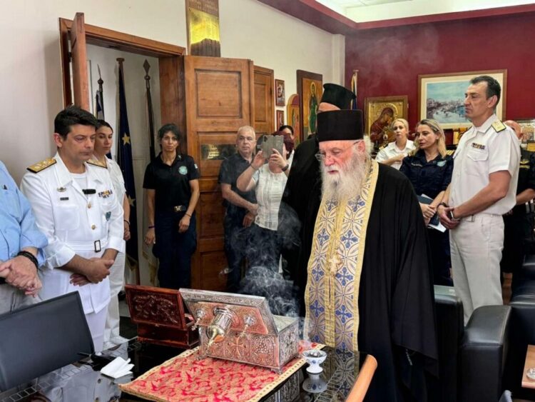 Τα λείψανα του Αγίου Λουκά του ιατρού στο Κεντρικό Λιμεναρχείο Πειραιά