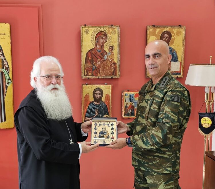 Επίσκεψη του νέου Δ/κτού του 304 ΠΕΒ στον Μητροπολίτη Δημητριάδος