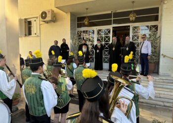 Εόρτιες ευχές στον Μητροπολίτη Λαρίσης