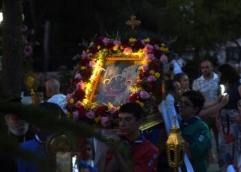 Λιτάνευση εικόνας και Πανηγυρικός Εσπερινός στην Αγ Τριάδα Θρακομακεδόνων