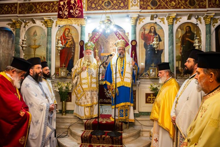 Η Κορώνη υποδέχθηκε τον γόνο της και την Μυρτιδιώτισσα