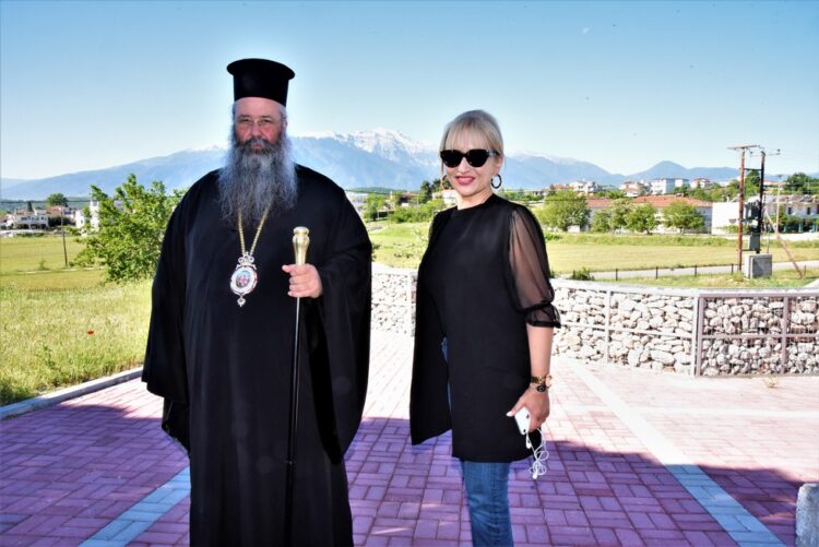 Ξενόγλωσσος τουριστικός οδηγός με τα Προσκυνήματα της Πιερίας