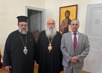 Ο Μεσσηνίας Χρυσόστομος και ο Γεν. Γραμματέας Θρησκευμάτων στην Κύπρο